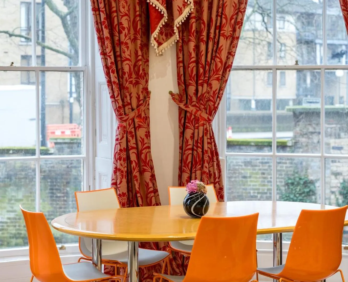 Apartament Sublime 2Bed Near 02 Arena, Airport, Drl & Jubilee Line Londyn