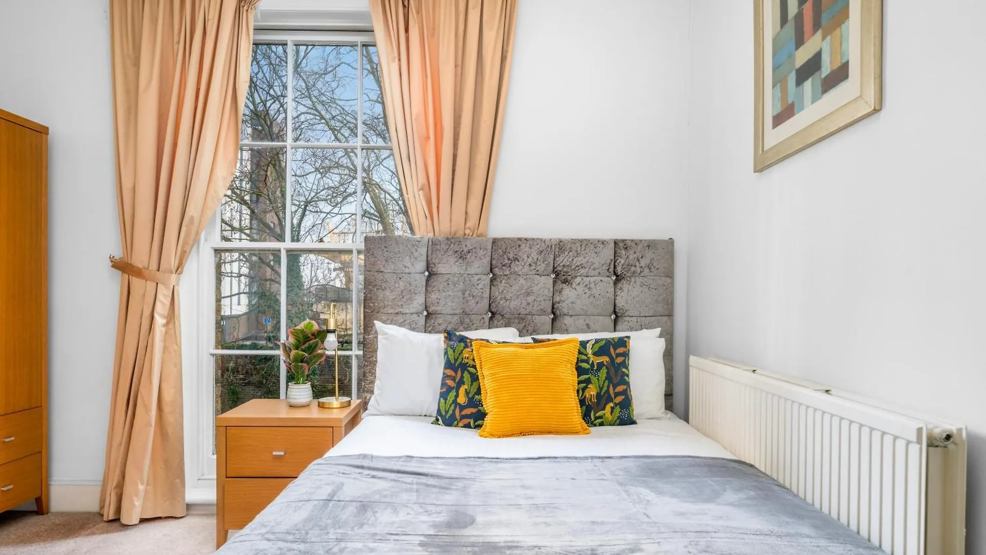 Sublime 2Bed Near 02 Arena, Airport, Drl & Jubilee Line Apartment London