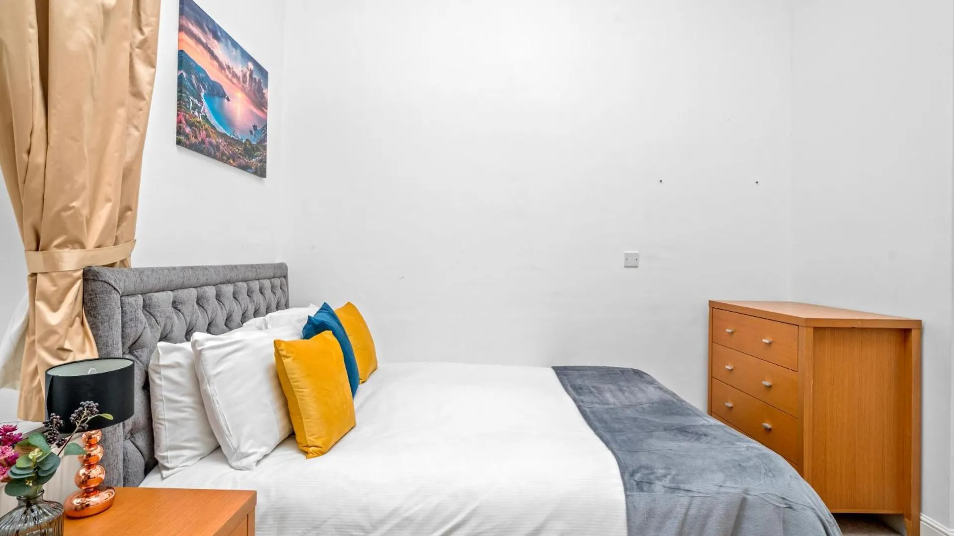 Sublime 2Bed Near 02 Arena, Airport, Drl & Jubilee Line Apartment London