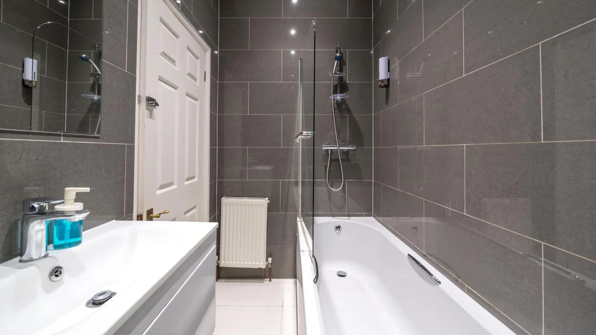 Sublime 2Bed Near 02 Arena, Airport, Drl & Jubilee Line Apartment London